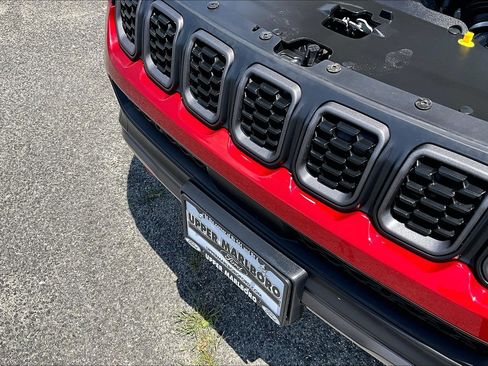 Used 2025 Jeep Compass Trailhawk AWD/4WD image 34