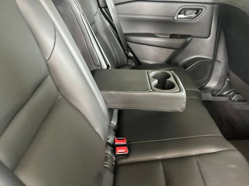 Used 2026 Nissan Rogue SL FWD image 31