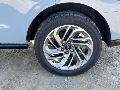 New 2026 Lincoln Navigator Reserve image 9