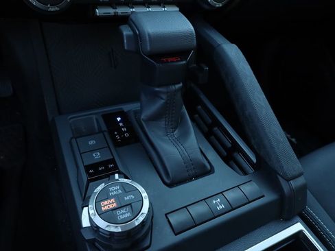 Used 2025 Toyota Tacoma TRD Off-Road image 5