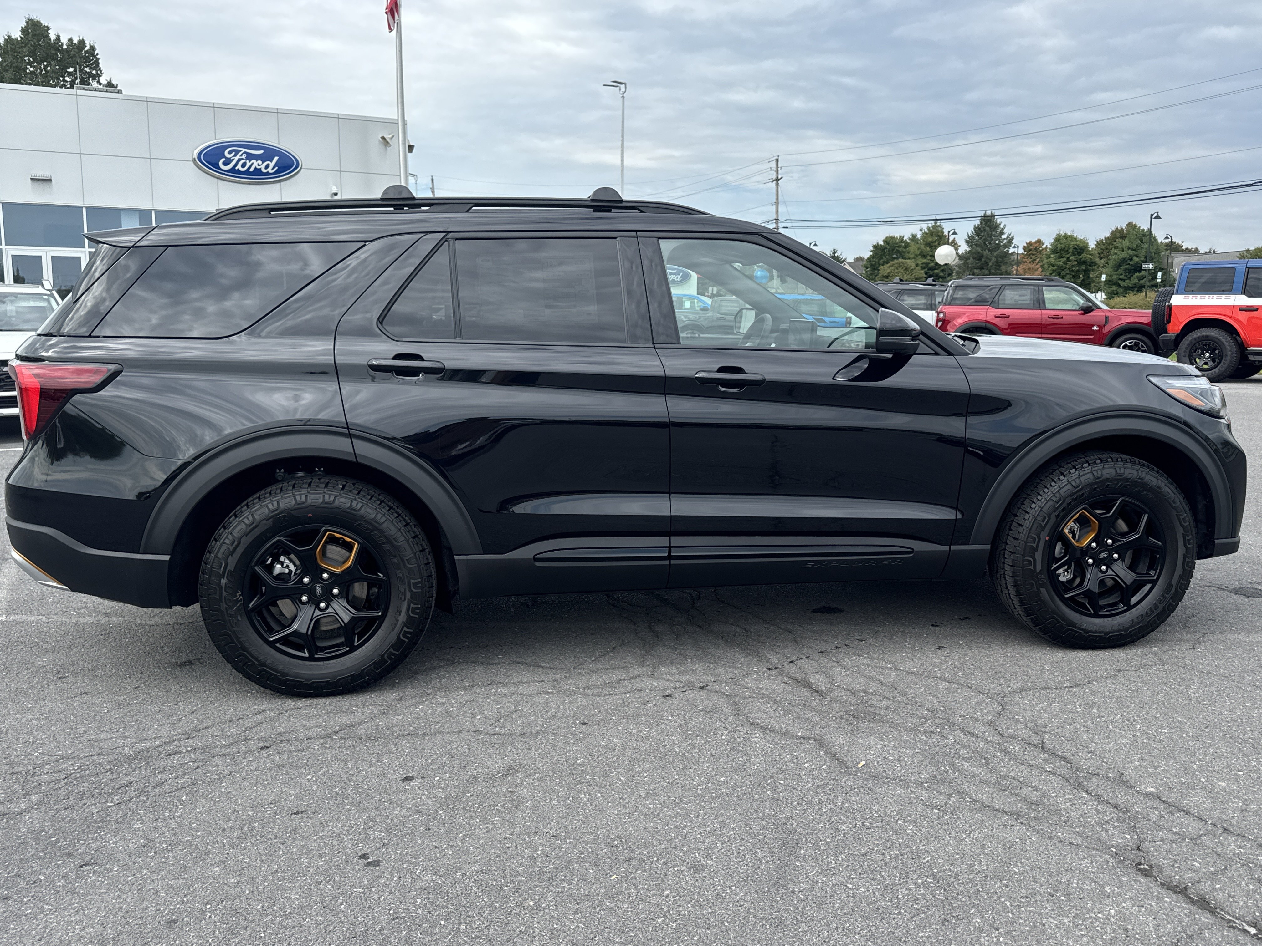 New 2027 Ford Explorer Tremor AWD/4WD image 2