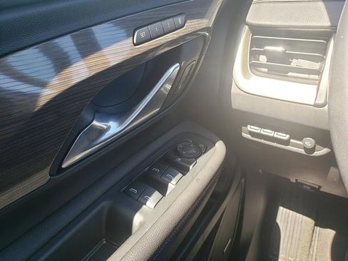 Used 2022 GMC Terrain Denali w/ Denali Premium Package AWD/4WD image 21