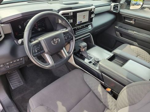 Used 2025 Toyota Sequoia SR5 AWD/4WD image 21