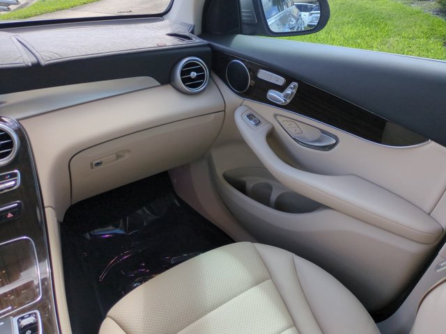 Used 2022 Mercedes-Benz GLC 300 image 16