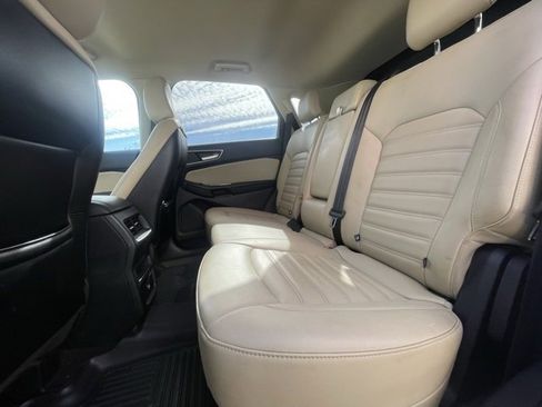 Used 2020 Ford Edge SEL image 4