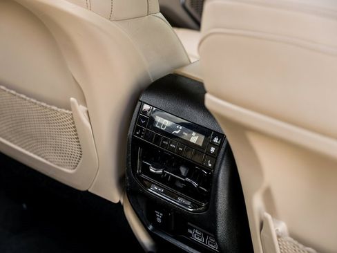 Used 2021 Jeep Grand Cherokee L Limited w/ Luxury Tech Group II image 48