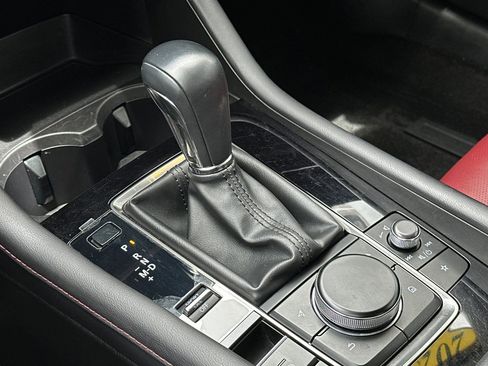 Used 2023 MAZDA MAZDA3 s FWD image 19