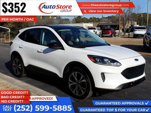 Used 2021 Ford Escape SE w/ SE Sport Appearance Package image 4