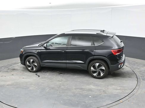 Used 2024 Volkswagen Taos SE AWD/4WD image 13