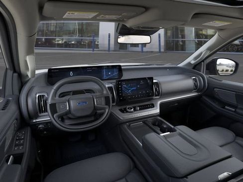 New 2025 Ford Expedition Max Platinum w/ Driver's Package image 9