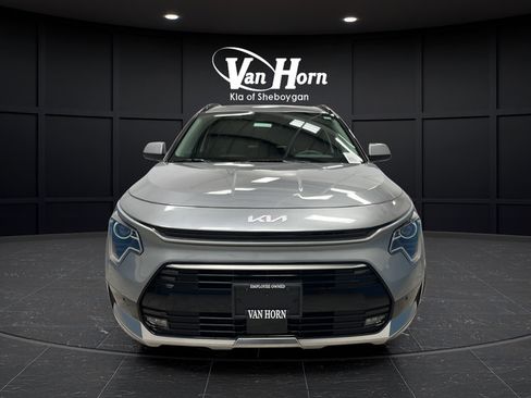 Used 2025 Kia Niro FWD image 2