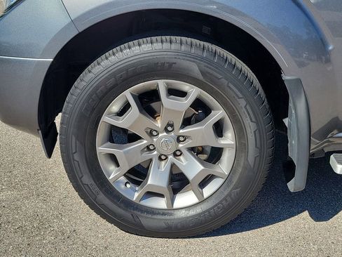 Used 2021 Nissan Frontier SV image 11