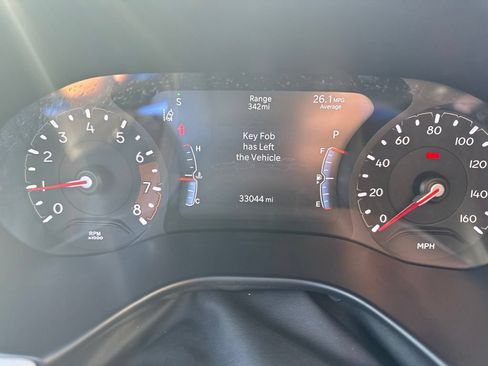 Used 2025 Jeep Compass Trailhawk AWD/4WD image 12