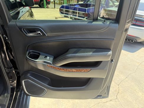 Used 2020 Chevrolet Suburban Premier image 19