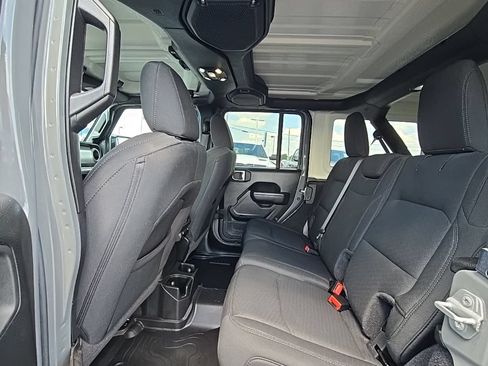 Used 2022 Jeep Wrangler Unlimited Sport AWD/4WD image 37