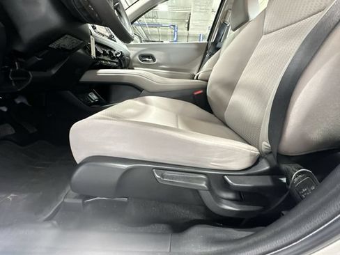 Used 2017 Honda HR-V LX image 18
