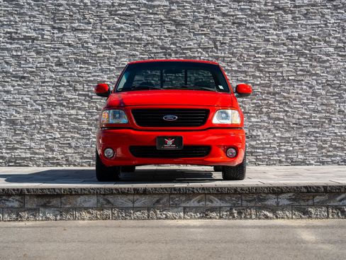 Used 2002 Ford F150 Lightning image 2