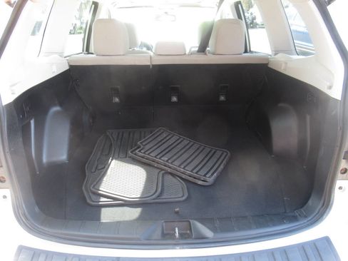 Used 2015 Subaru Forester 2.5i Premium w/ All-Weather Package AWD/4WD image 14