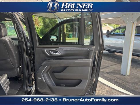 Used 2021 GMC Yukon XL SLT image 17