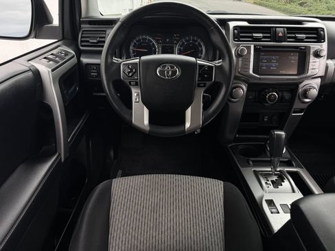 Used 2018 Toyota 4Runner SR5 AWD/4WD image 13