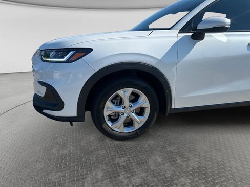 Used 2024 Honda HR-V LX image 9