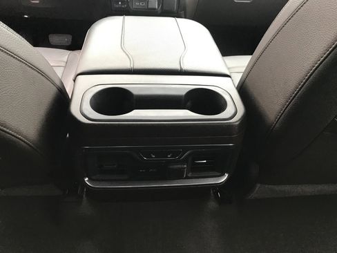 Used 2023 GMC Sierra 3500 Denali image 16