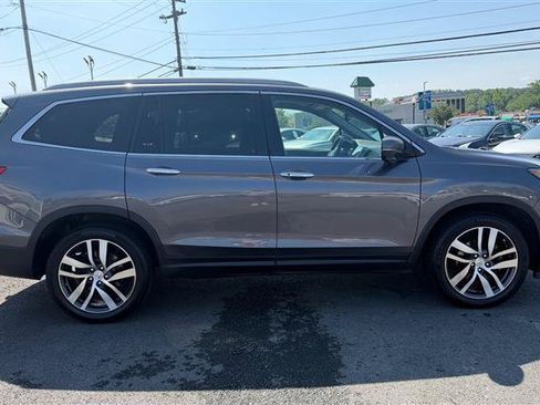 Used 2017 Honda Pilot Touring image 7