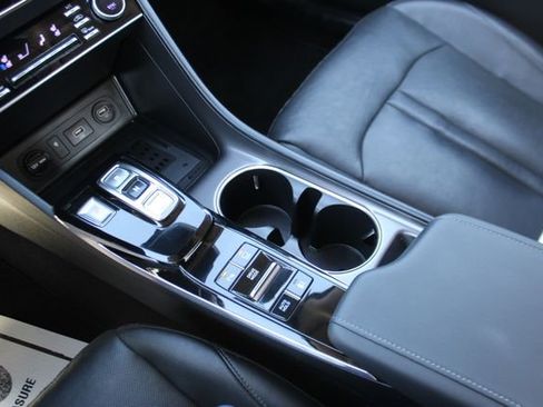 Used 2022 Hyundai Sonata Limited w/ Cargo Package FWD image 24