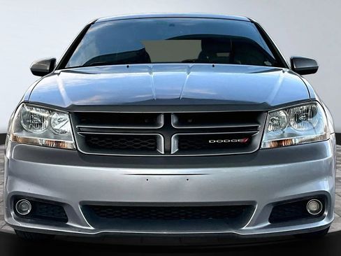 Used 2013 Dodge Avenger R/T image 2