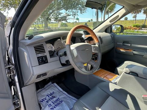 Used 2007 Chrysler Aspen Limited w/ PWR Convenience Group image 27