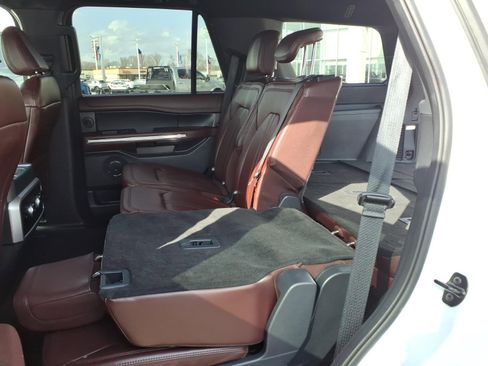 Used 2024 Ford Expedition Limited image 19