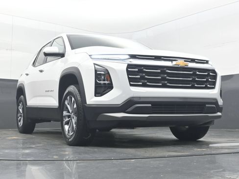 Used 2026 Chevrolet Equinox LT FWD image 24