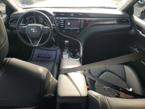 Used 2020 Toyota Camry SE image 13