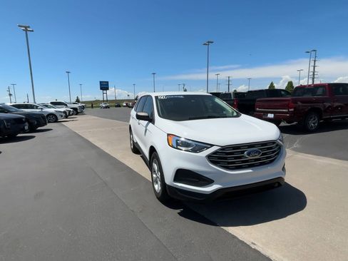 Used 2020 Ford Edge SE image 29