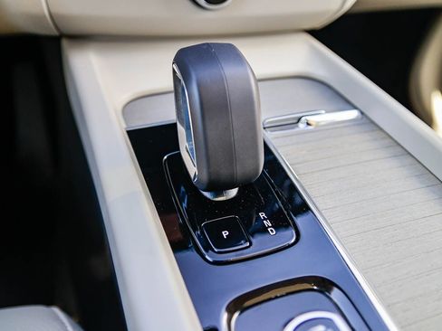 Used 2024 Volvo XC60 B5 Plus w/ Protection Package Premier image 26