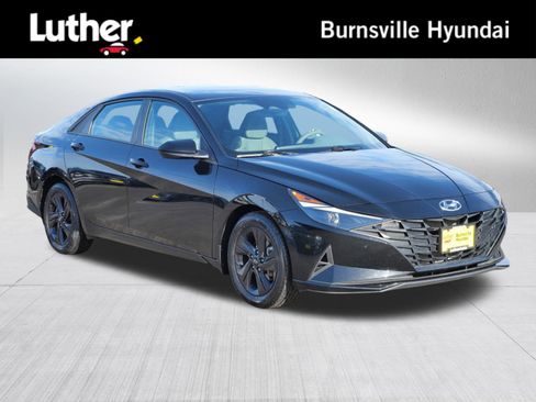 Certified 2023 Hyundai Elantra SEL image 1