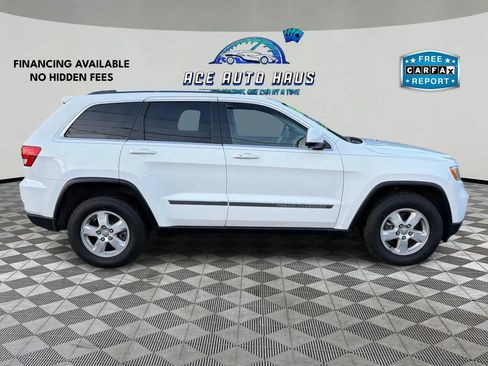 Used 2013 Jeep Grand Cherokee Laredo w/ Laredo E Group image 8