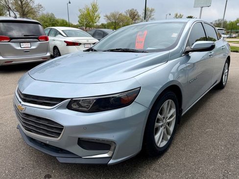 Used 2017 Chevrolet Malibu LT w/ Driver Confidence Package FWD image 6