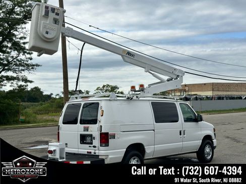 Used 2012 Ford E-350 and Econoline 350 Super Duty RWD image 12