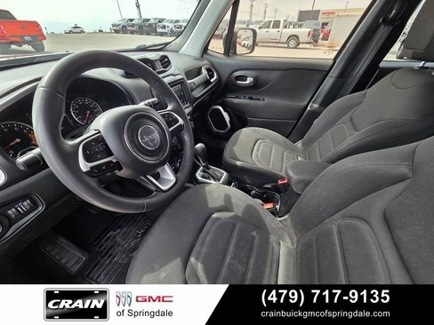 Used 2018 Jeep Renegade Latitude AWD/4WD image 10