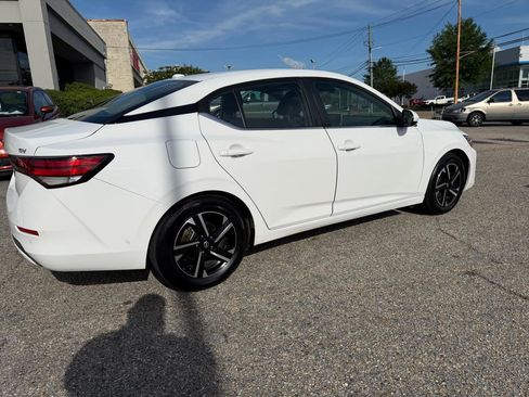 Used 2024 Nissan Sentra SV FWD image 32