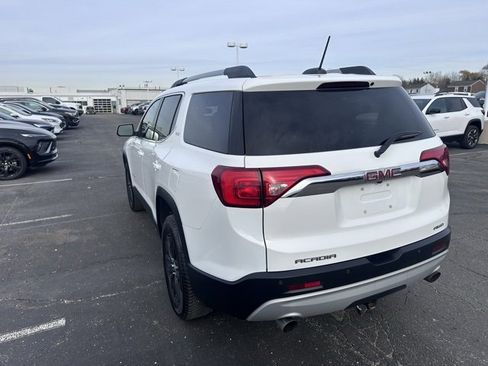 Used 2019 GMC Acadia SLT image 3