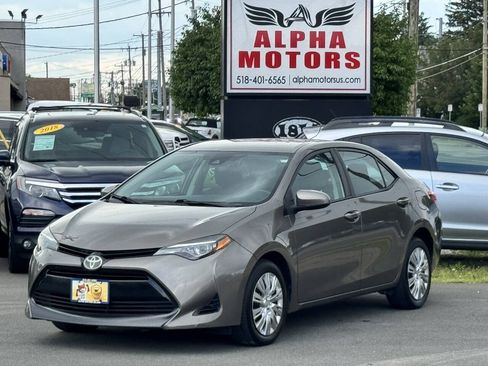 Used 2017 Toyota Corolla LE w/ Carpet Mat Package (TMS) FWD image 3