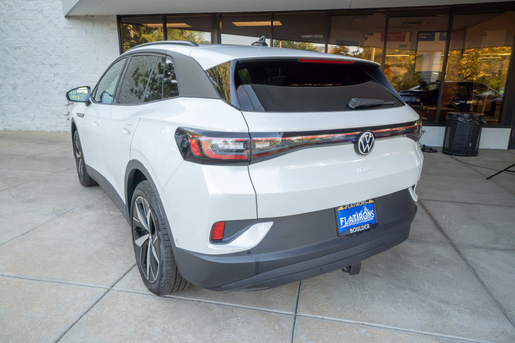 Used 2023 Volkswagen ID.4 Pro S AWD/4WD image 5