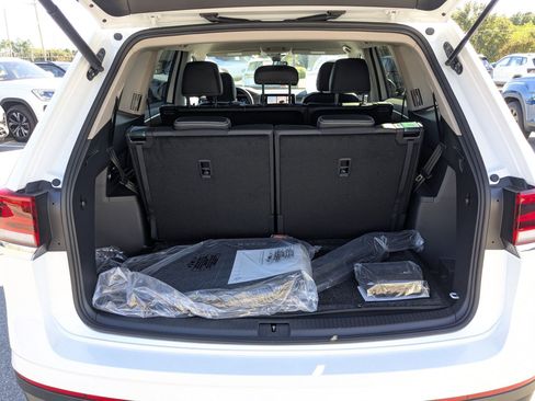 New 2026 Volkswagen Atlas SE image 32