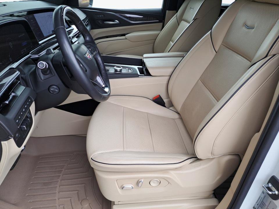 Certified 2022 Cadillac Escalade Premium Luxury w/ Performance Package AWD/4WD image 9