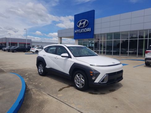 Used 2025 Hyundai Kona SE FWD image 1