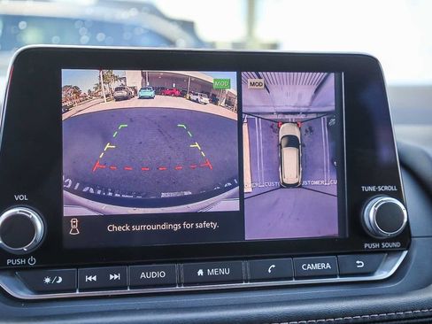 Used 2021 Nissan Rogue SV image 28