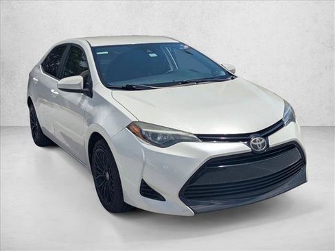 Used 2018 Toyota Corolla LE FWD image 4