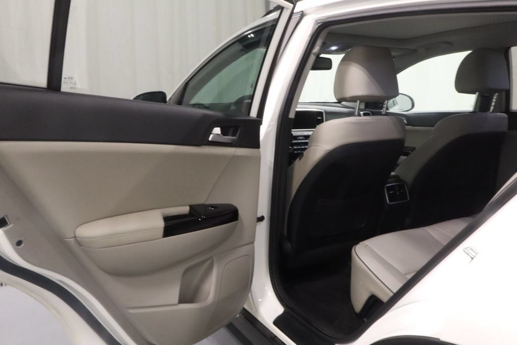 Used 2022 Kia Sportage EX w/ EX Technology Package AWD/4WD image 10